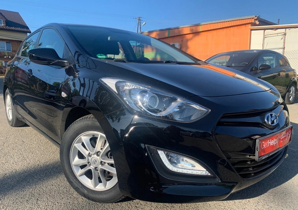 Hyundai I30 cena 34950 przebieg: 145456, rok produkcji 2013 z Pieniężno małe 596